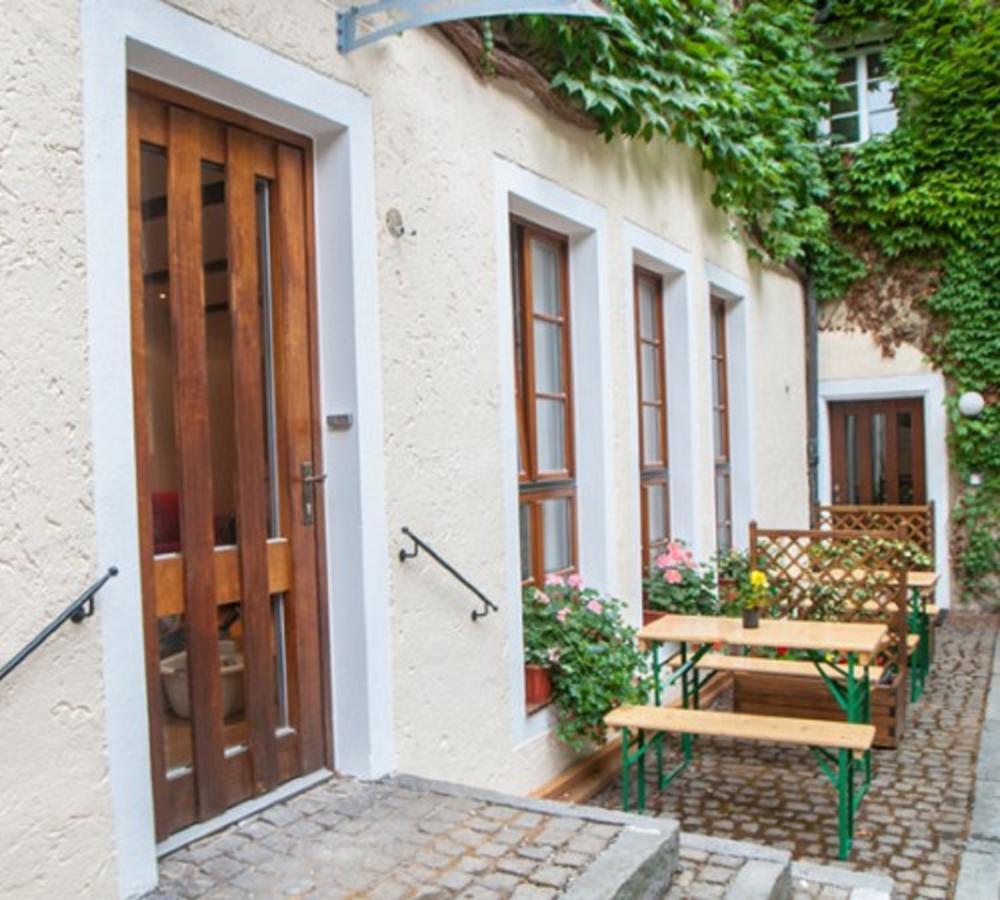 Aufhauser Hof Regensburg Buitenkant foto